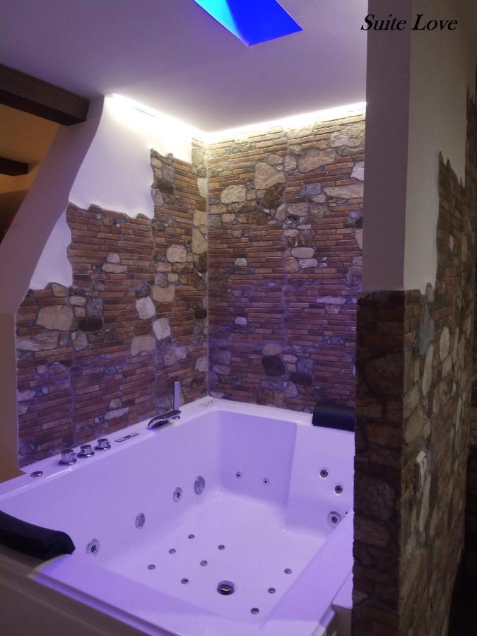 Suite Love Jacuzzi  Uceda Dış mekan fotoğraf